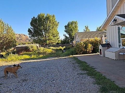 1st image of 6 New Hope Ln