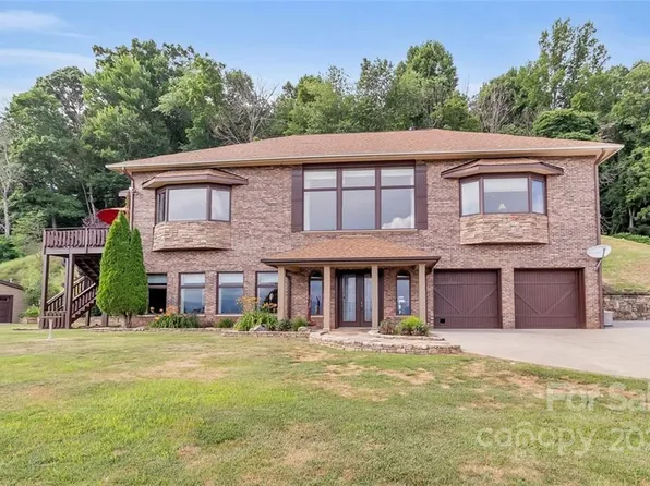 1445 Grandeur Hts, Clyde, NC 28721