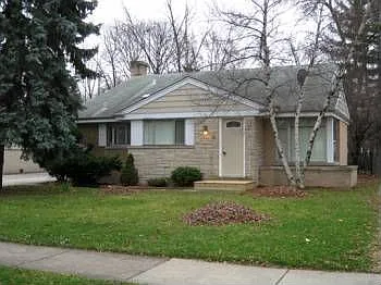 1215 E Kensington Rd photo 1