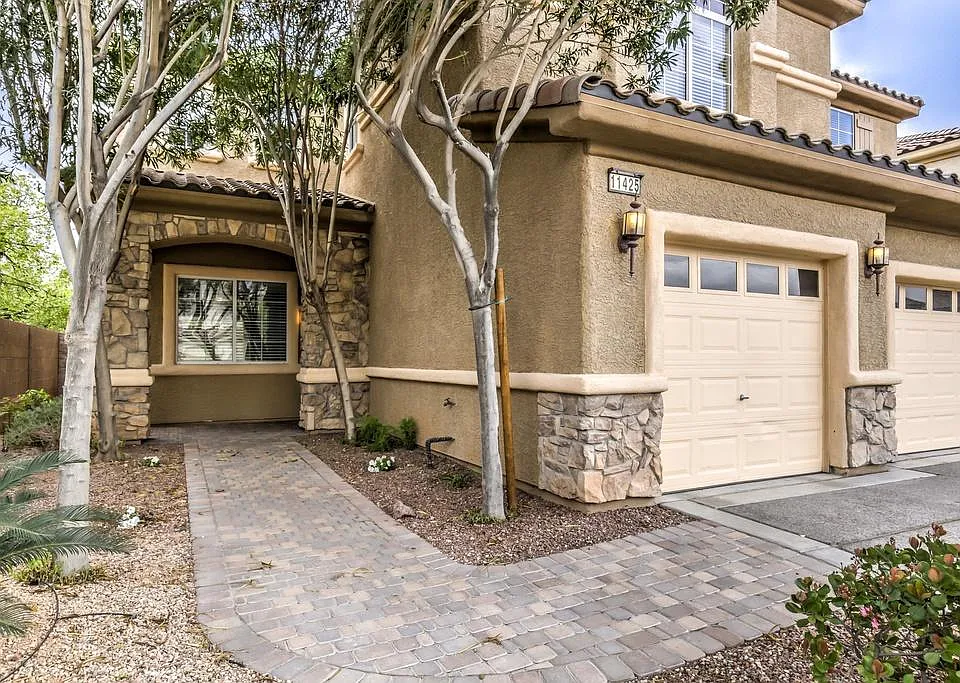 11425 Rock Cove Way