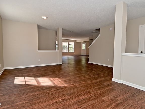 4th image of 10935 Parker Dr