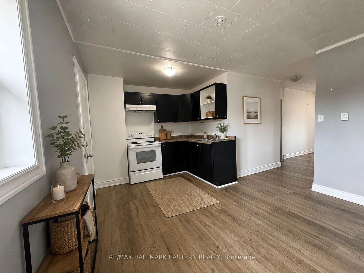 2 bed, $1,799 — Photo 2