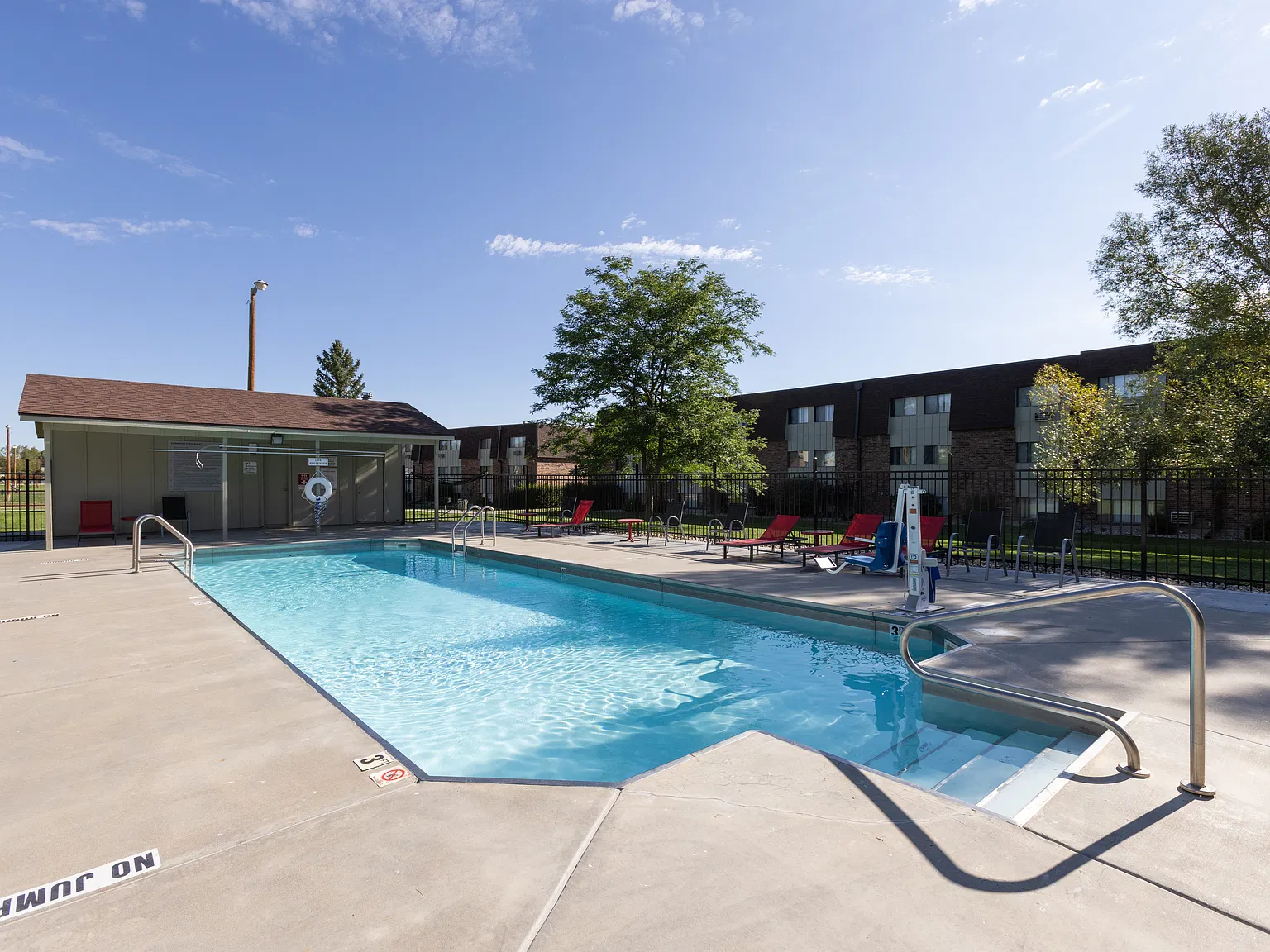 Foxhill Apartments — Photo 3