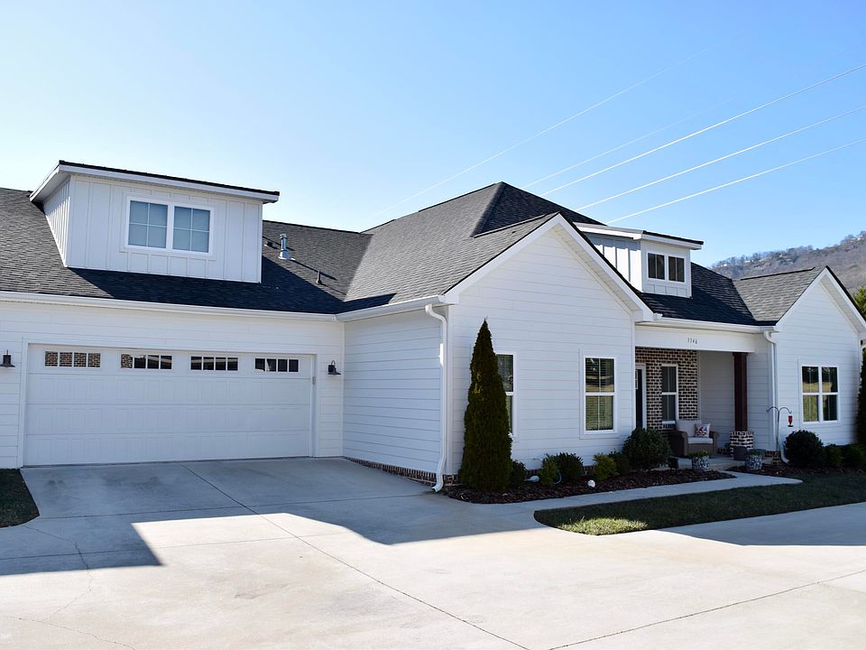1st image of 3346 Stone Creek Dr