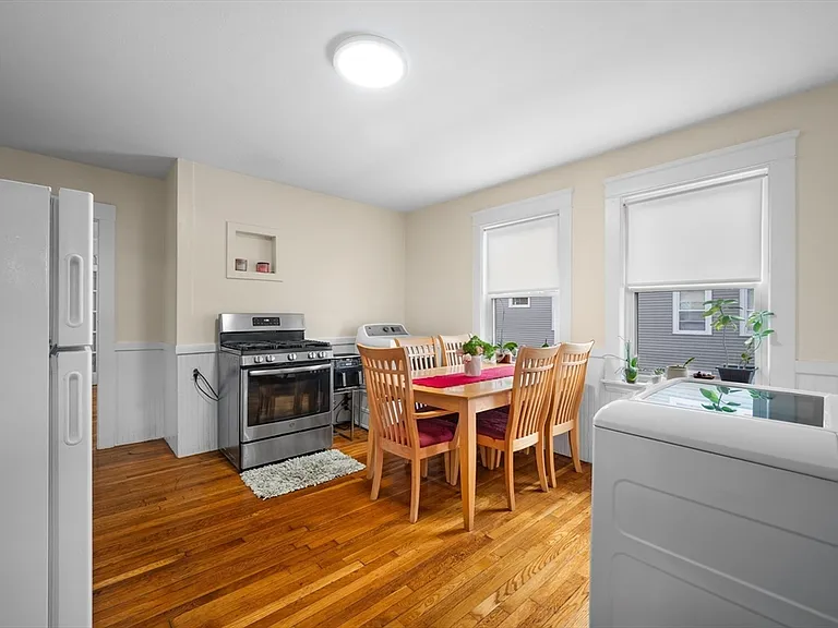 19 Oliver St #2 — Photo 3