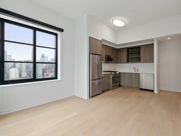 515 West 38th Street image 8 of 27