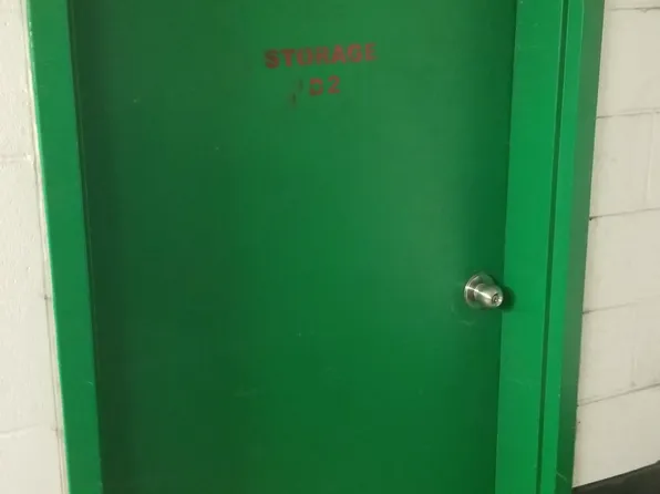 393 King St W #D2, Toronto, ON M5V 3G8