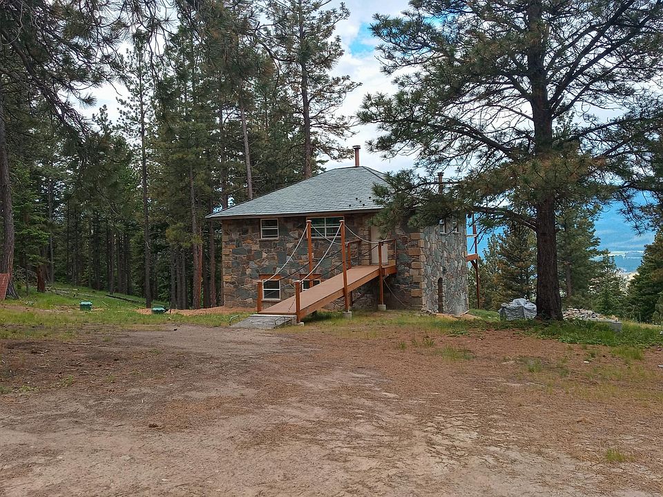Front / Entrance
