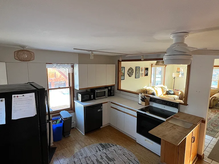 39 Burling St #B — Photo 15