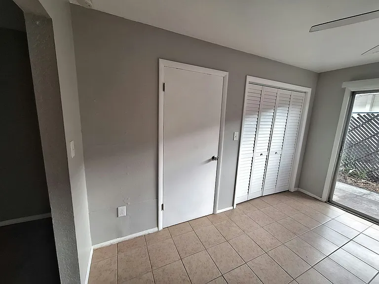 919 E Orange St #B — Photo 17