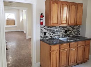 636 Edgewood Ave, Trenton, NJ 08618