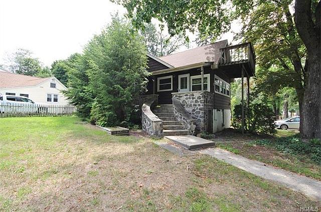 1st image of 6 Lakelands Ave