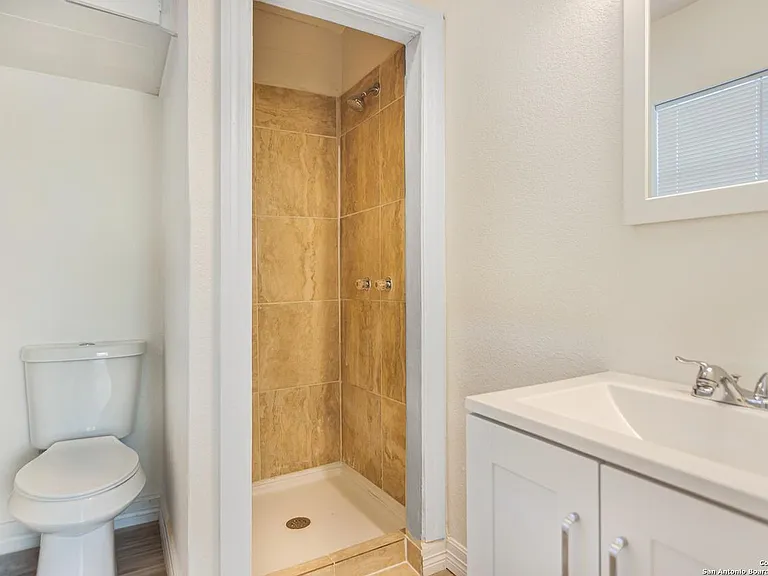 2227 W Huisache Ave — Photo 14