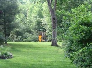 24 King Arthur Ct, West Milford, NJ 07480