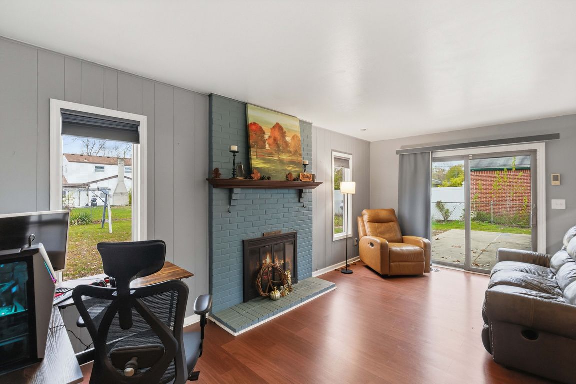 next background image