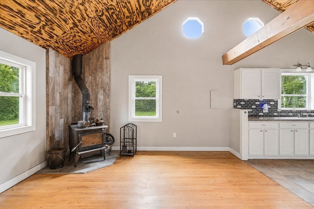 243 Maquan St, Hanson, MA - View 5