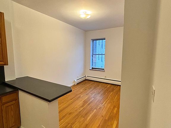 3rd image of 181 E 104th St APT 3A