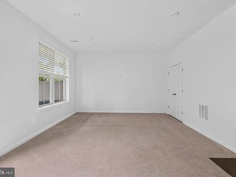 7906 Marietta Dr — Photo 4