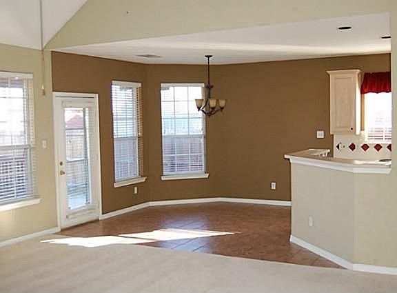 3rd image of 7202 Woodsprings Dr