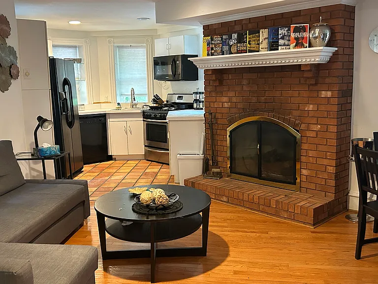 1272 New Hampshire Ave NW #2 — Photo 4