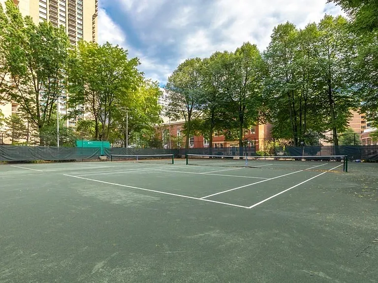 9 Hawthorne Pl #16B — Photo 20
