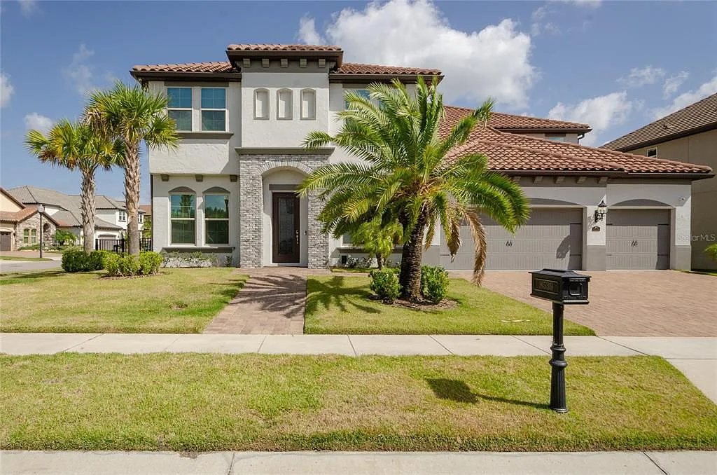7 bed, 5.5 bath, 5355 sqft, $9,000 — Photo 1