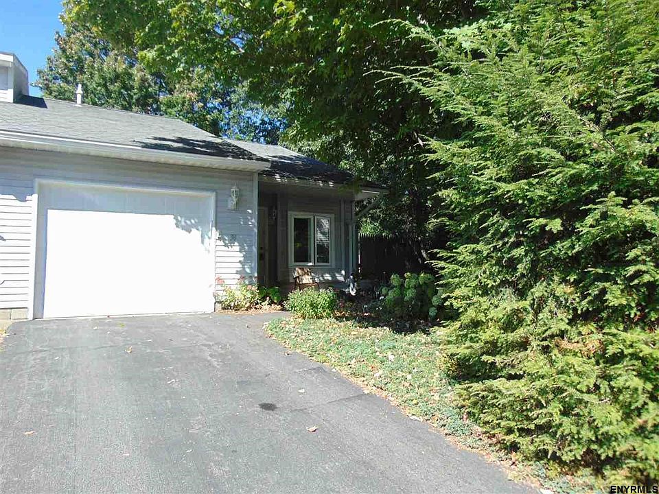 1st image of 38 Tallow Wood Dr