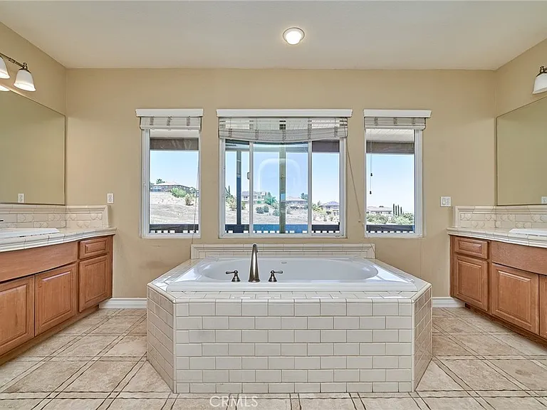7870 Sanctuary — Photo 19