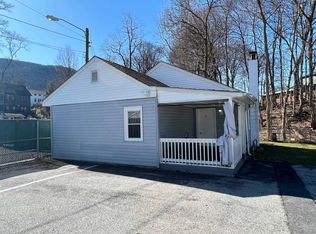 2 Spring Valley St, Beacon, NY 12508