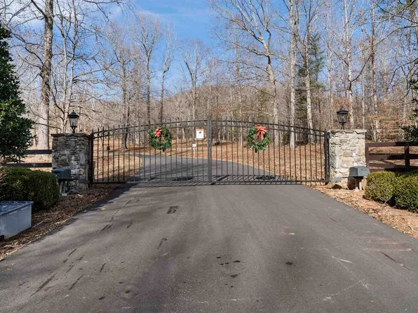 2000 Oak Grove Rd, Landrum, SC 29356