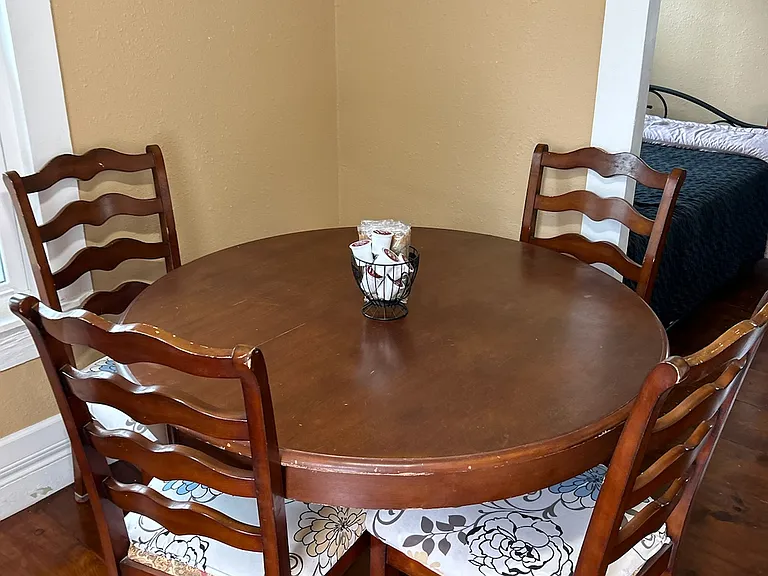 SEAT DOWN FOR YOUR MEALS