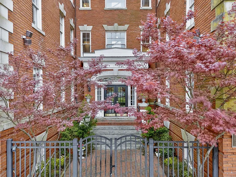 429 W York St #3A — Photo 2