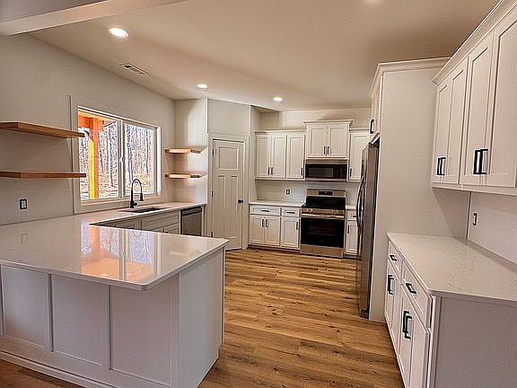 4th image of 313 Ashton Ln