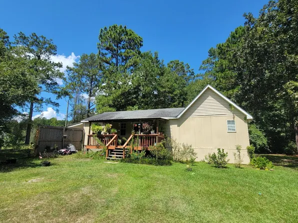 245 Baucum Rd, Carriere, MS 39426
