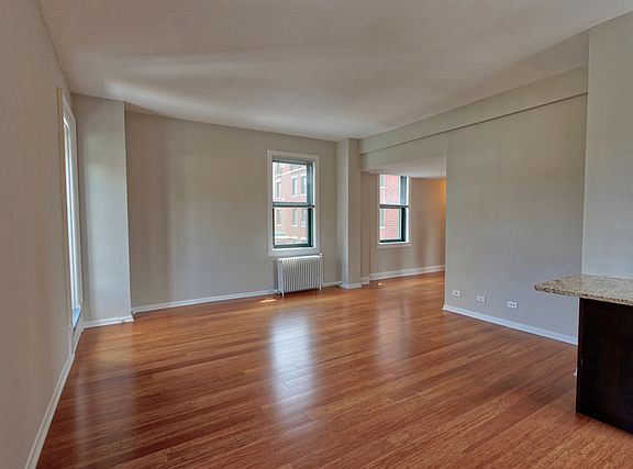 4th image of 520 W Wellington Ave APT 4F