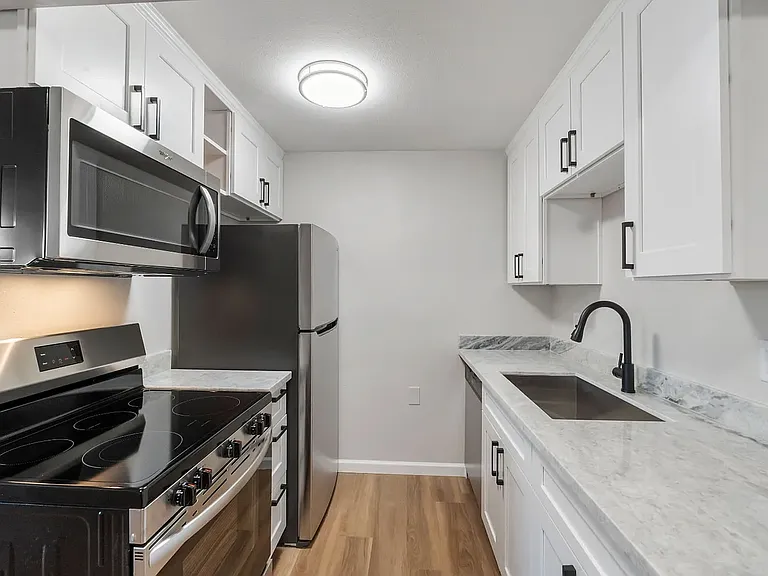 918 N M St #4 — Photo 9