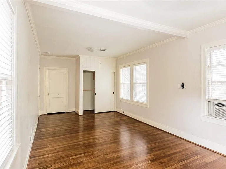 1212 Milford St #1 — Photo 8