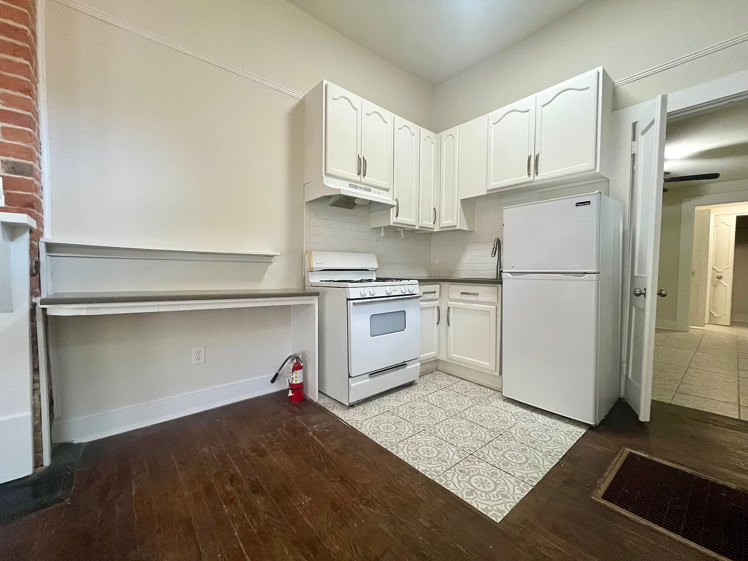 1010 3rd St — Photo 3