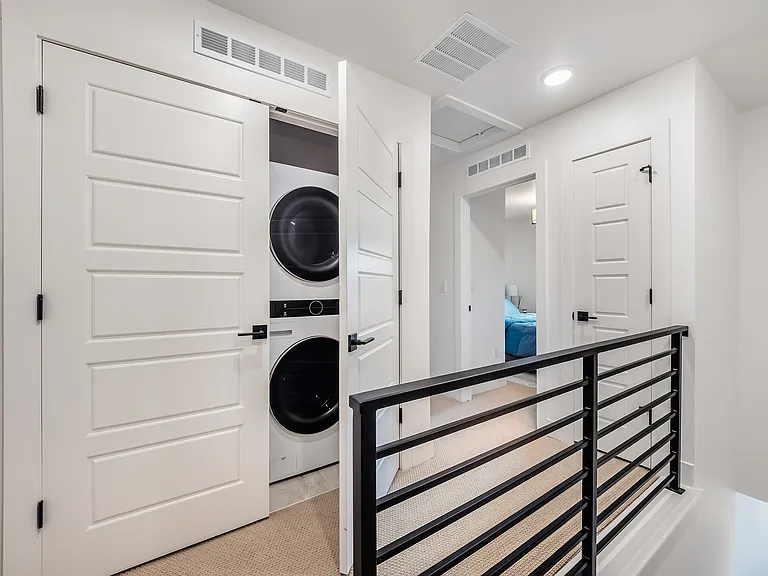 2042 S Holly St #1 — Photo 14