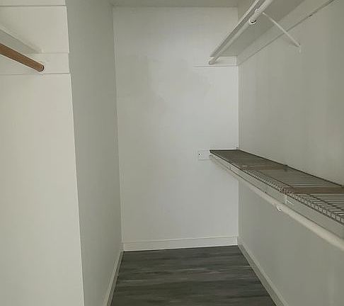 2nd image of 909 Westbourne Dr