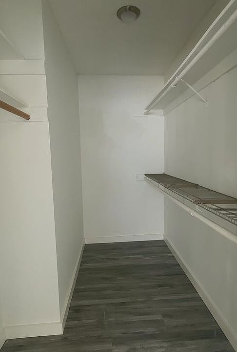 1st image of 909 Westbourne Dr