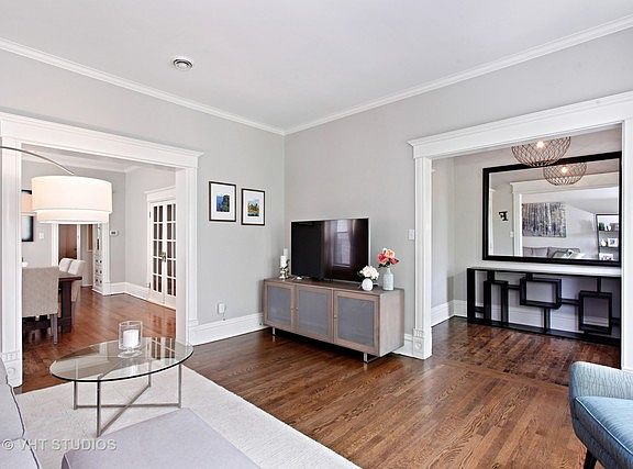 3rd image of 831 W Bradley Pl APT 1