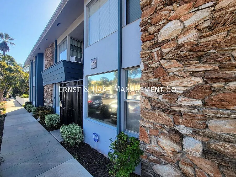 Building Photo - 735 Cedar Ave #4