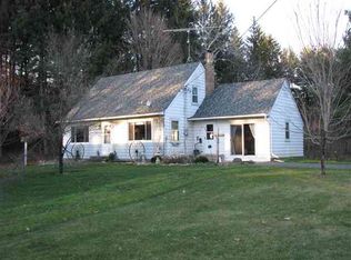 8120 Twin Lakes Dr, Rosholt, WI 54473