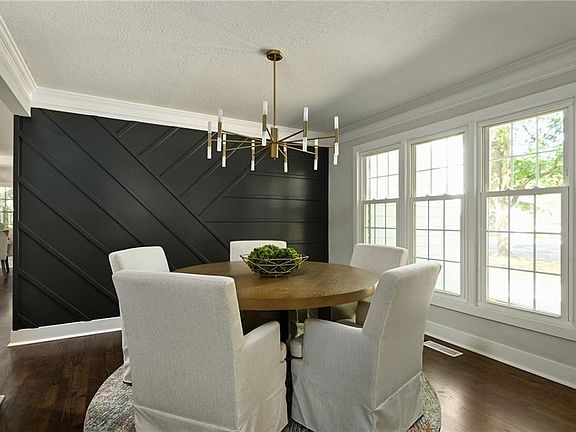 5th image of 10112 Hemlock Dr