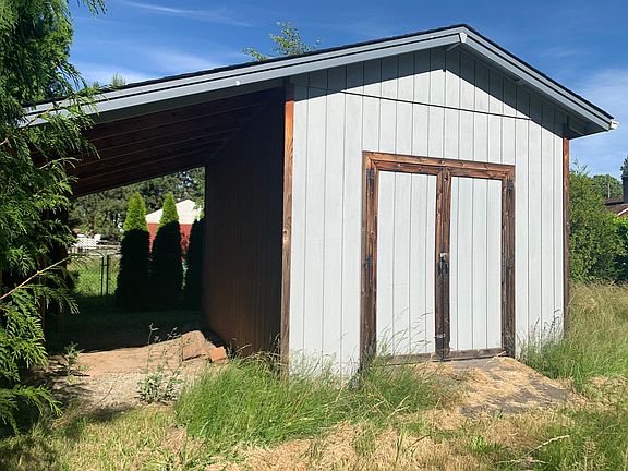 3rd image of 3808 NE 55th St