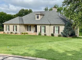 84 Gillette Field Close, Weldon Spring, MO 63304