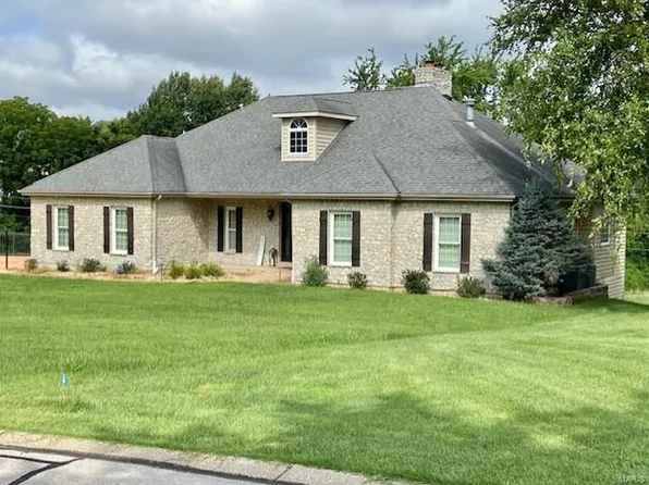 84 Gillette Field Close, Weldon Spring, MO 63304