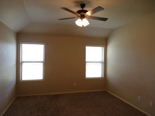 800 S Bouziden Dr — Photo 9