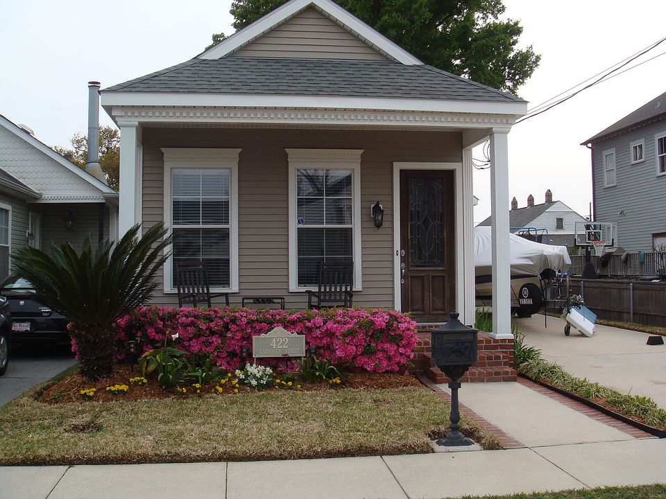 1st image of 422 Lavoisier St